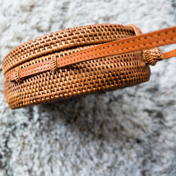 Balinese Rattan Bag (Round) - Picture 10 of 13